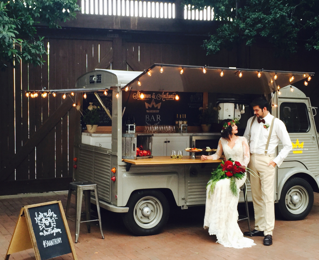 food-truck-at-wedding Best Food Trucks NYC | Valducci's Famous Original Pizza
